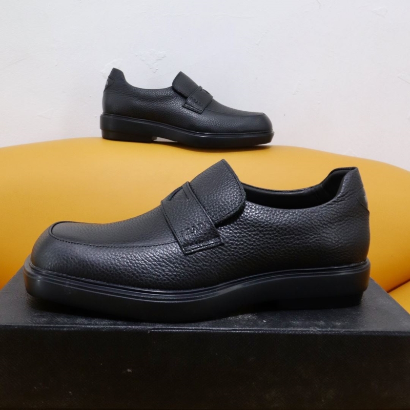 Pra*a leather shoes